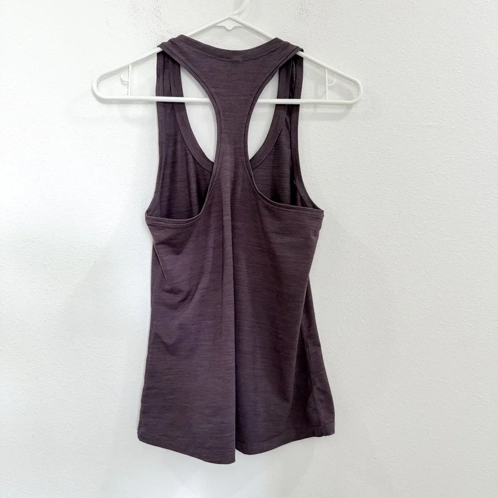 Vuori Performance Racerback Tank Top Athleisure Yoga Hiking Plum Purple S - Picture 3 of 3